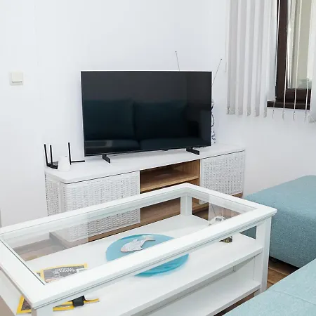 Cozy Seaside Escape - Stylish 1-bedroom In By Flat Mаnager * بالشيك