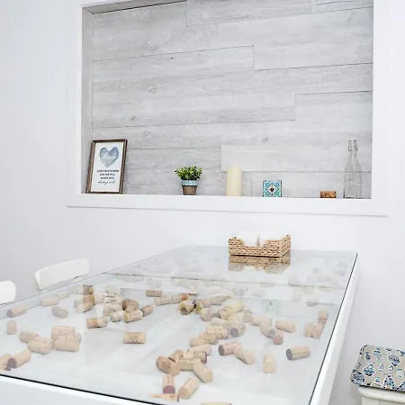 شقة Cozy Seaside Escape - Stylish 1-bedroom In By Flat Mаnager