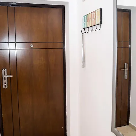 Daire Cozy Seaside Escape - Stylish 1-bedroom In By Flat Mаnager Balçık
